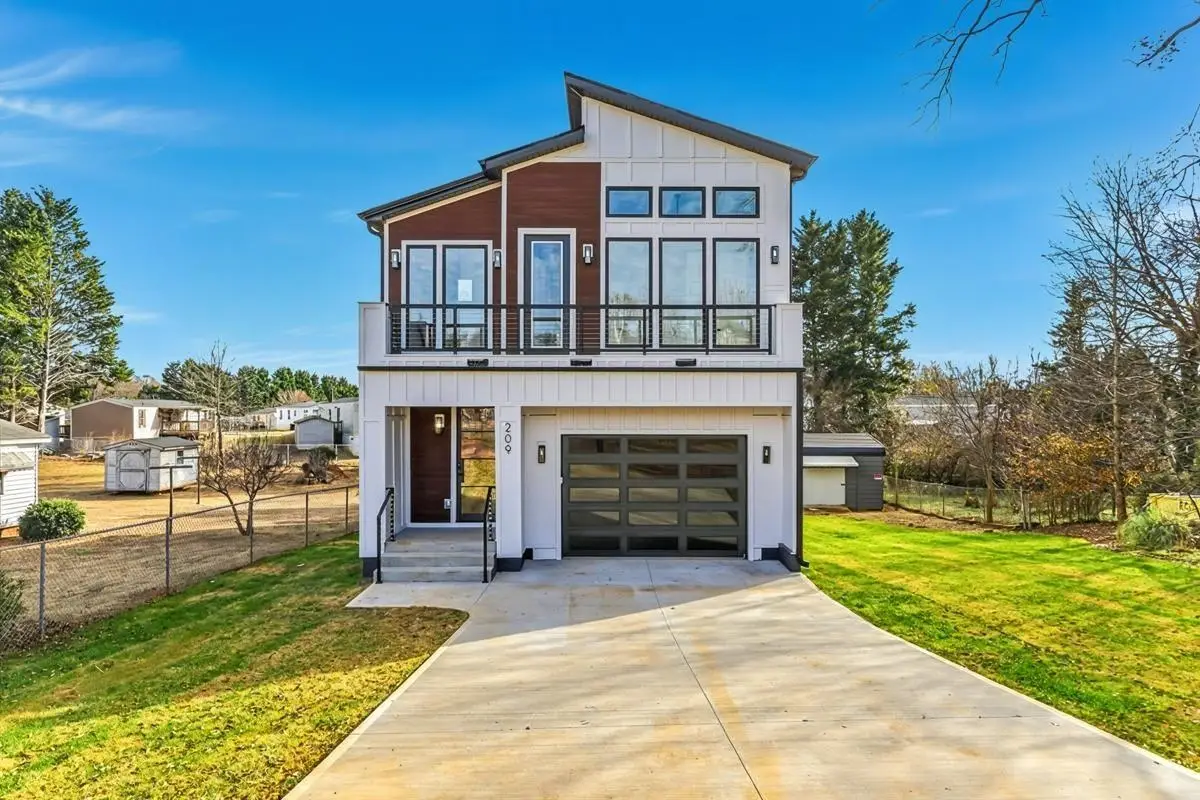 209 Springdale Avenue, Greer, SC 29650 - #1