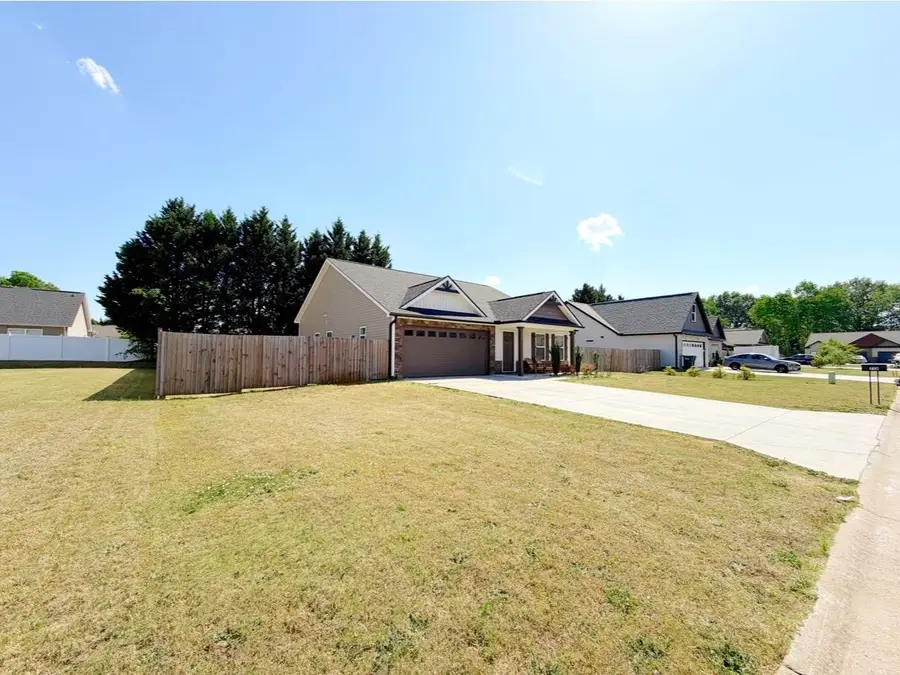 712 Barkwood Ct, Boiling Springs, SC 29316 - #2