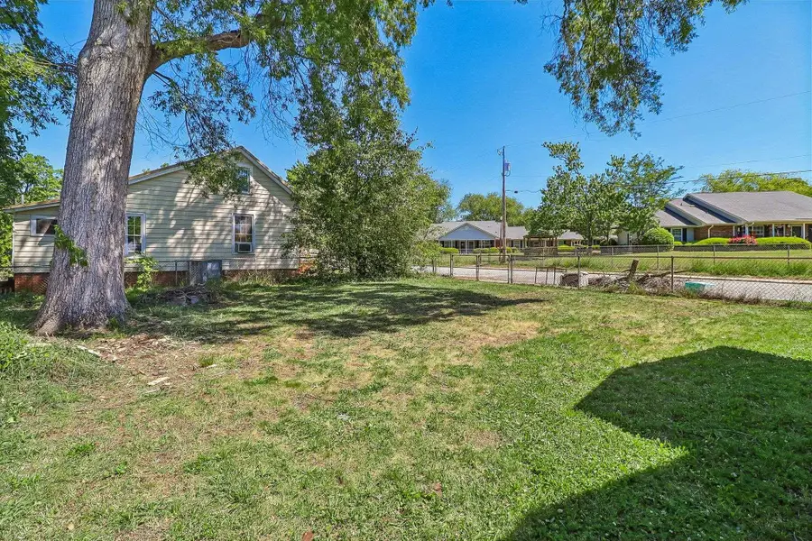 200 Jefferson Street, Clinton, SC 29325 - #3