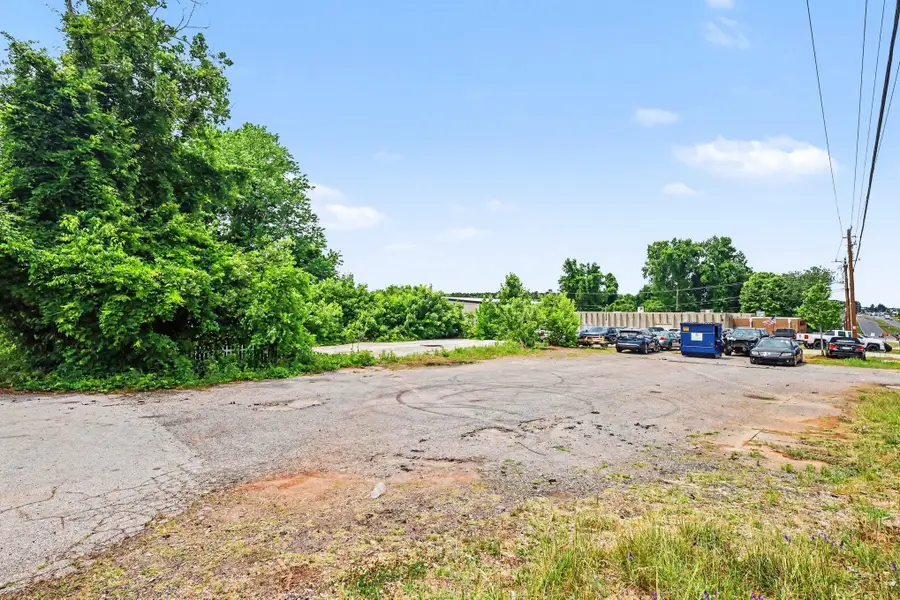 8275 Asheville Hwy, Boiling Springs, SC 29316 - #3