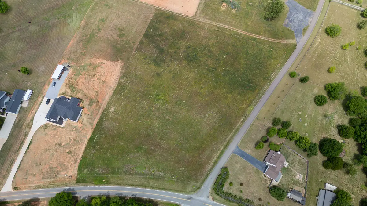606 Mcswain Rd, Chesnee, SC 29323 - #1