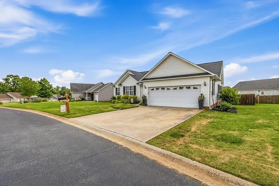 114 Harvest Ridge Dr, Inman, SC 29349 - #3
