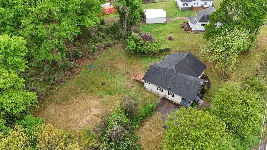 423 Carolina Dr, Spartanburg, SC 29306 - #3