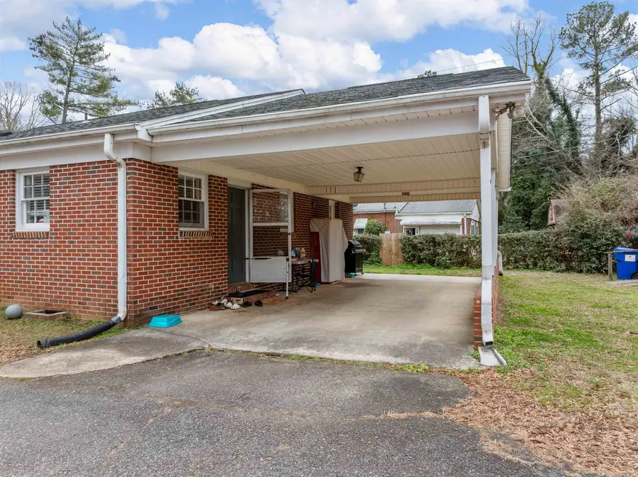 712 W Georgia Street, Woodruff, SC 29388 - #3