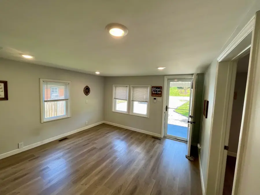 106 Delaware Street, Chesnee, SC 29323 - #3