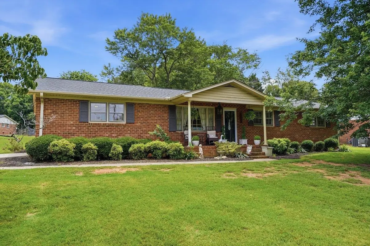 110 Harris Dr, Greer, SC 29651 - #1