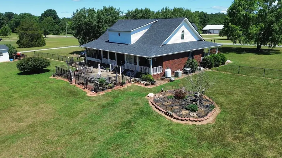 143 Ashworth School Rd, Gaffney, SC 29341 - #3