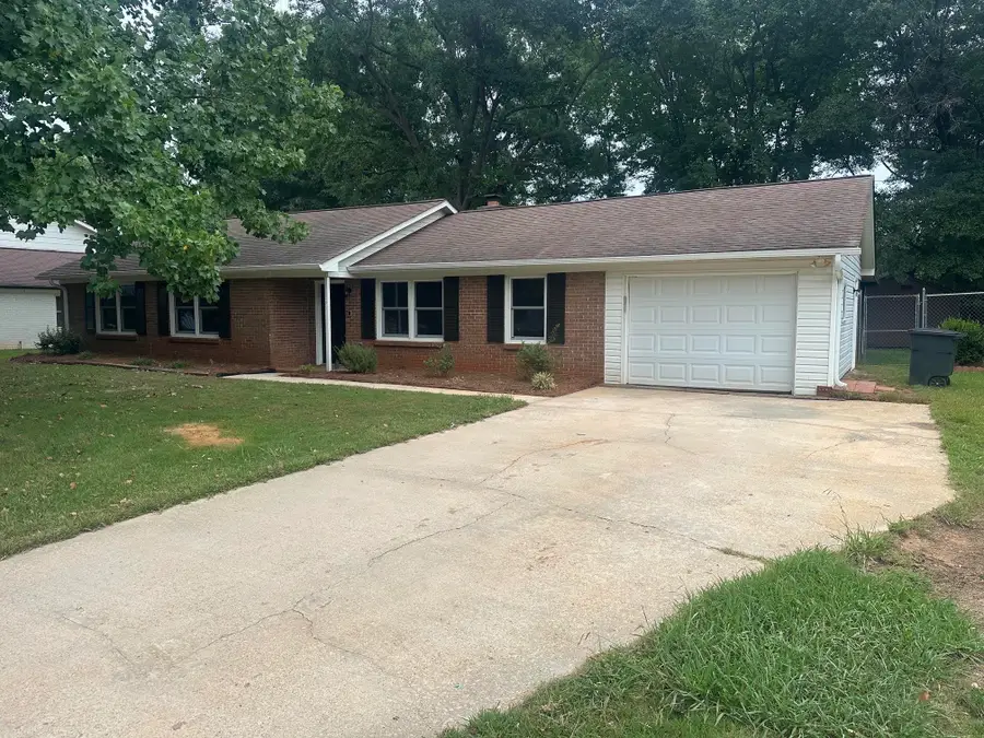 220 River Forest Drive, Boiling Springs, SC 29316 - #2