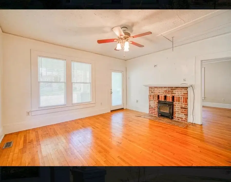323 S Hampton Dr, Spartanburg, SC 29306 - #3
