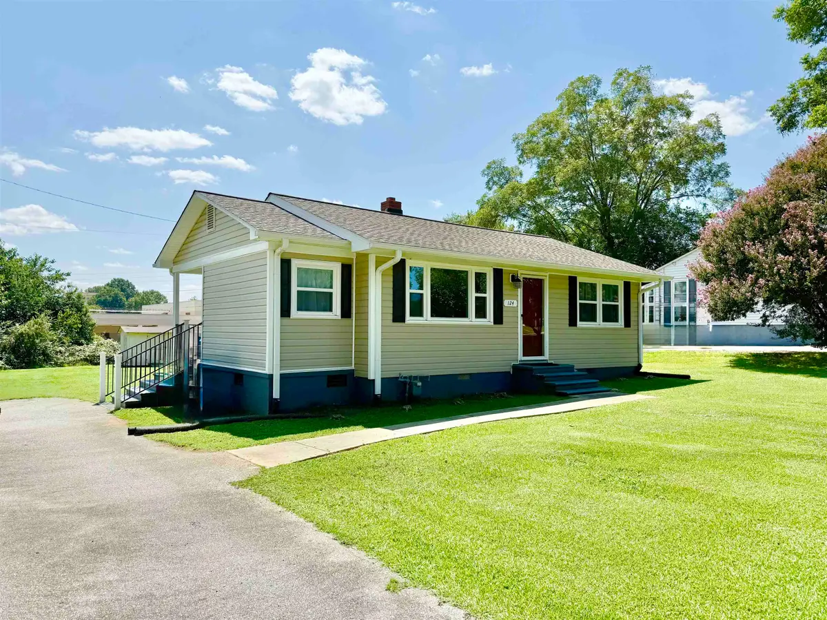 124 W 9th Street, Gaffney, SC 29340 - #1