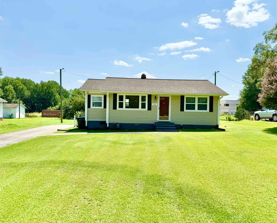124 W 9th Street, Gaffney, SC 29340 - #3