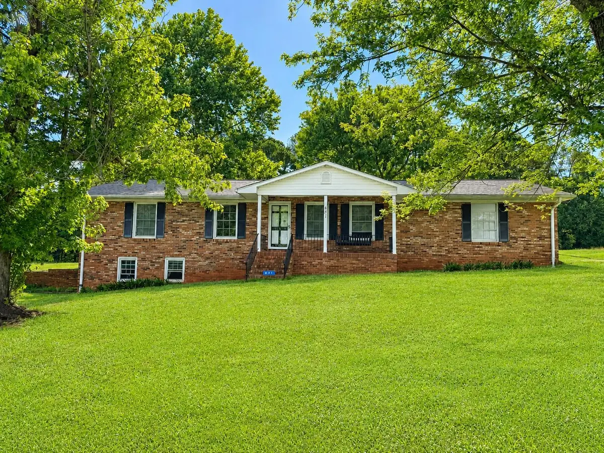631 Riveroak Circle, Inman, SC 29349 - #1