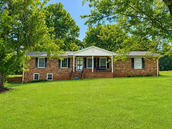 631 Riveroak Circle, Inman, SC 29349