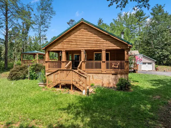 995 Foster Road, Inman, SC 29349