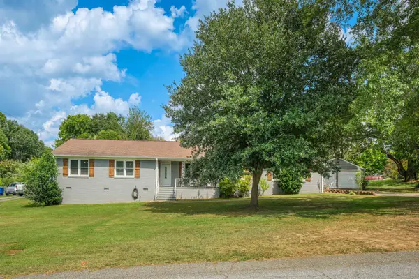 202 N Pine Lake Drive, Spartanburg, SC 29301