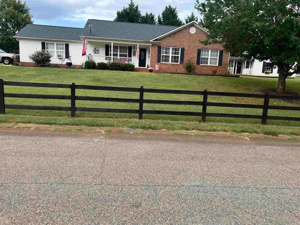 231 Summer Lady Lane, Boiling Springs, SC 29316