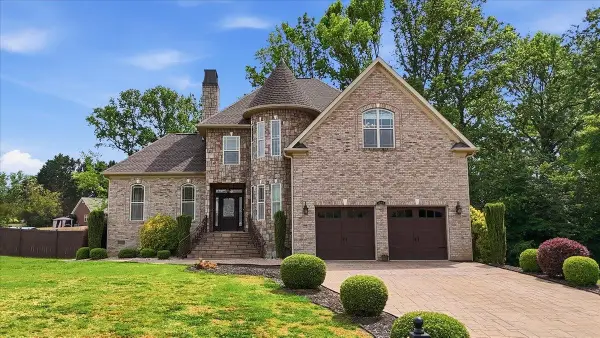 429 Hunting Crest Court, Boiling Springs, SC 29316
