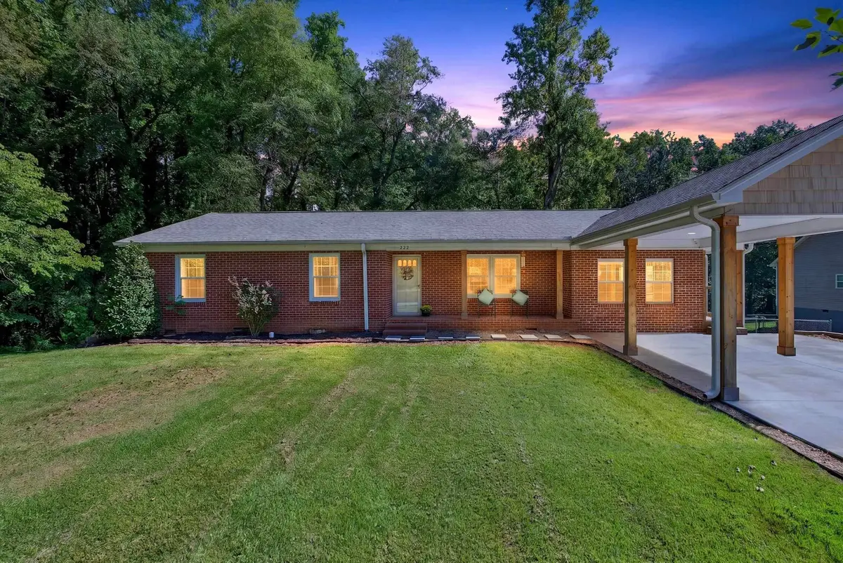 222 Woodland Avenue, Inman, SC 29349 - #1