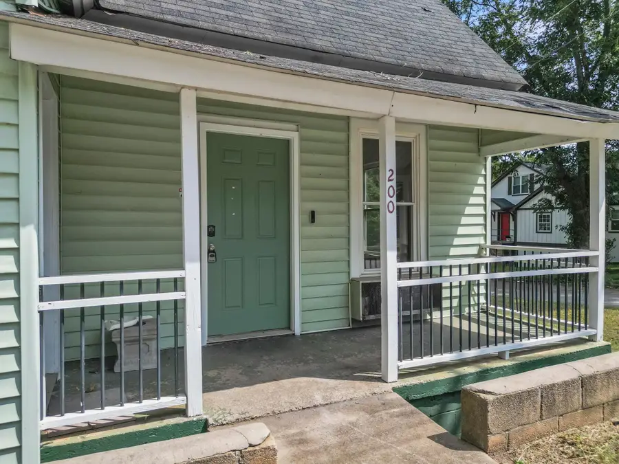 200 F Street, Anderson, SC 29625 - #3