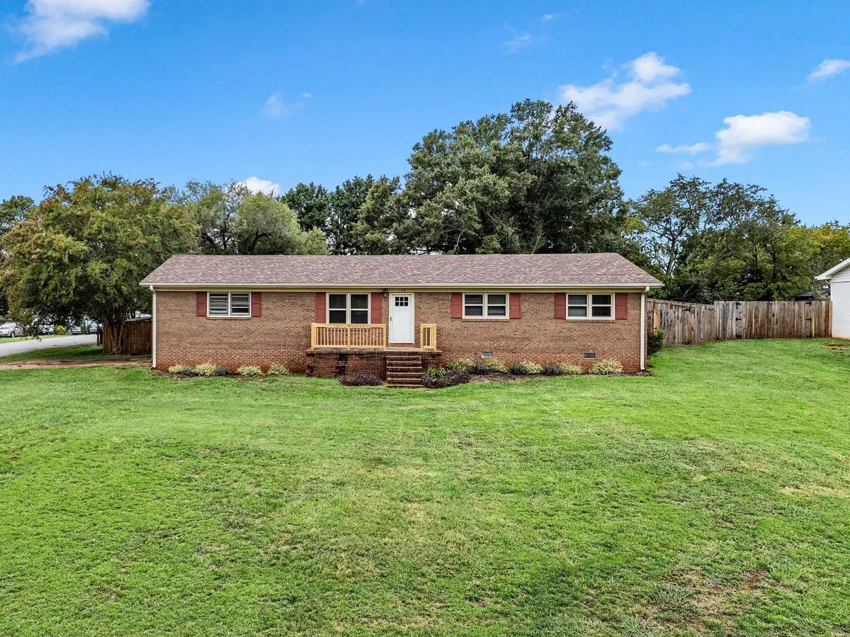 128 Twin Creek Drive, Boiling Springs, SC 29316 - #1