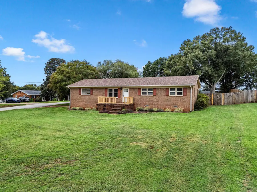 128 Twin Creek Drive, Boiling Springs, SC 29316 - #2