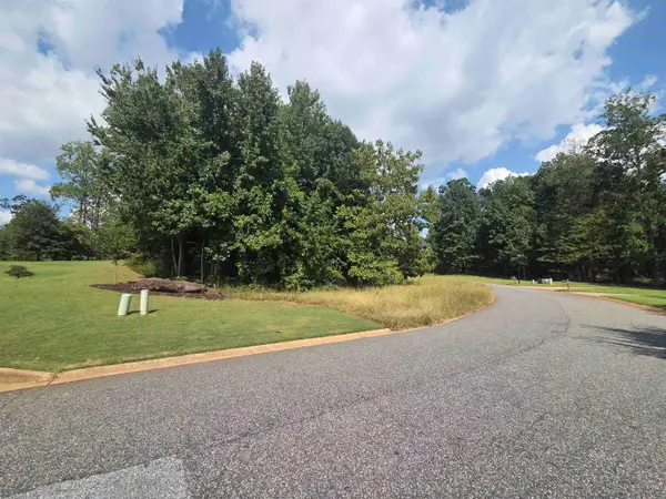 534 Deep Water Court, Inman, SC 29349