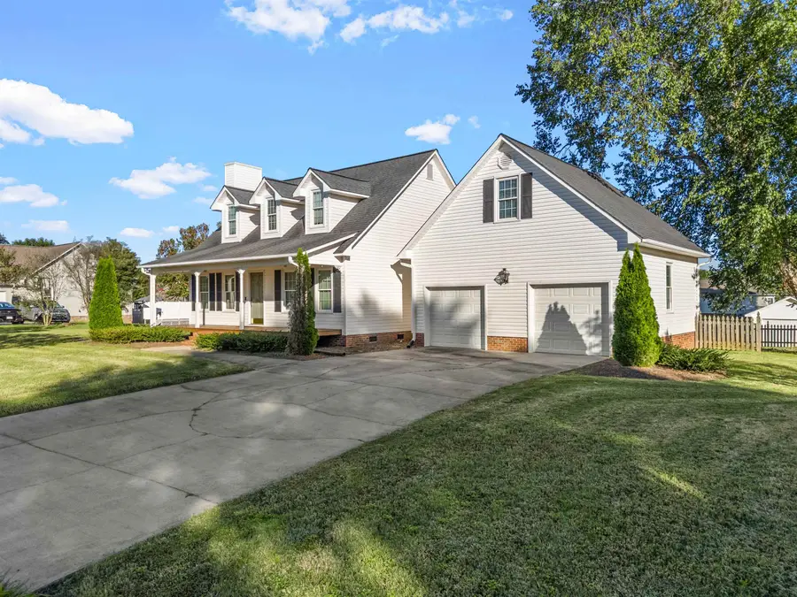 207 SW Fieldsedge Dr, Moore, SC 29369 - #3