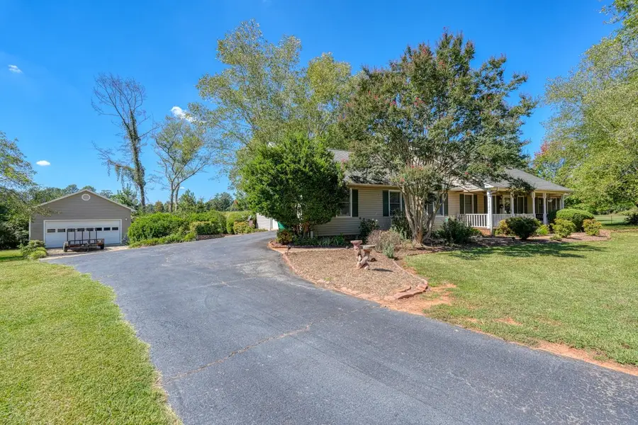 404 Cresthaven Drive, Boiling Springs, SC 29316 - #2