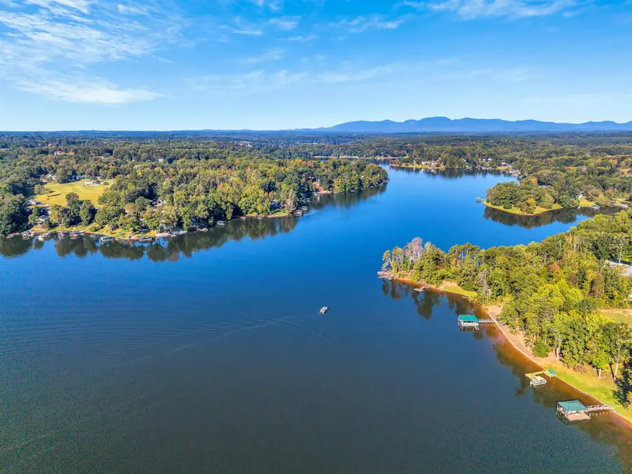 547 Foster Place, Inman, SC 29349 - #2