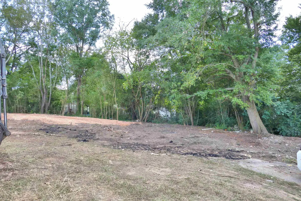617 13th St, Gaffney, SC 29340 - #1