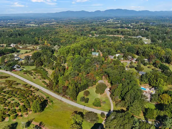 2 Honeysuckle Road, Campobello, SC 29322