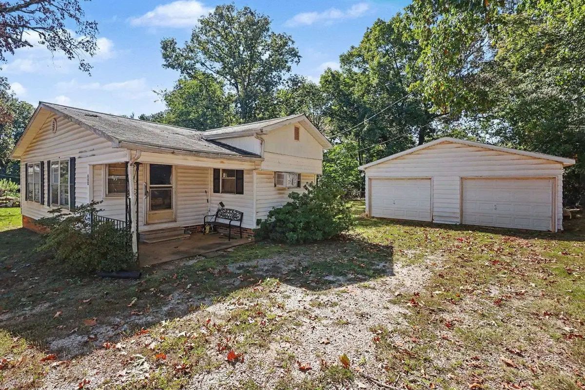 660 Neighborhood Road, Wellford, SC 29385 - #1