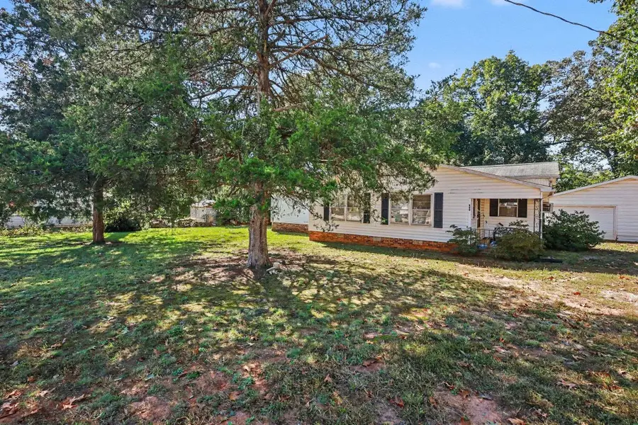 660 Neighborhood Road, Wellford, SC 29385 - #2