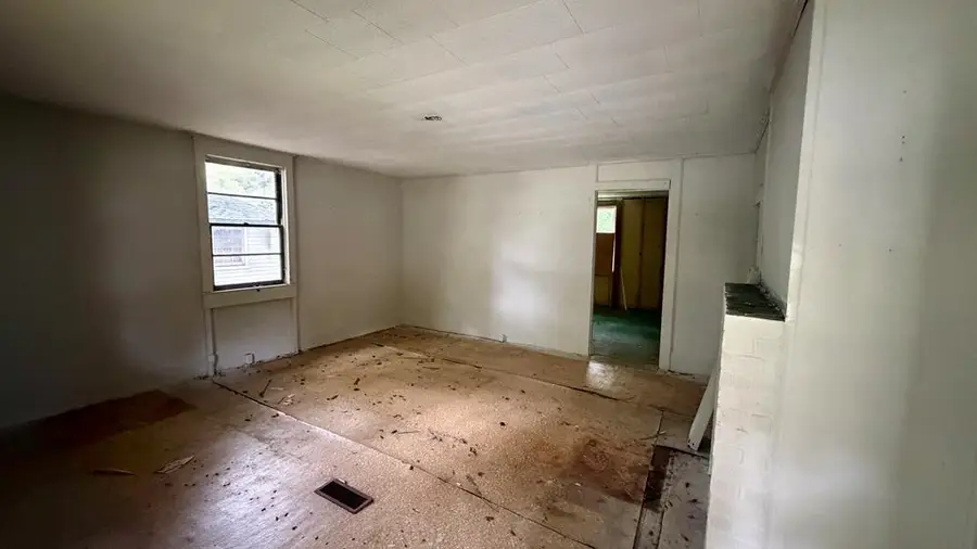 310 Elm Street, Gaffney, SC 29340 - #2