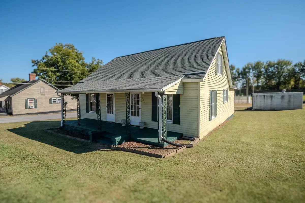 203 S 6th Street, Lockhart, SC 29364 - #1