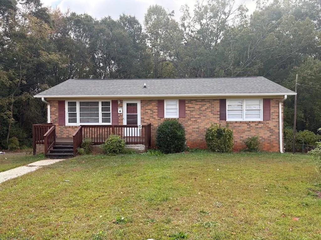 208 Chandler Dr, Gaffney, SC 29340-3904 - #1