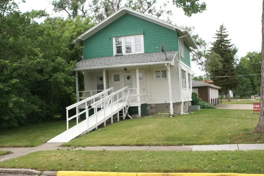 1502 S Grant Street, Aberdeen, SD 57401 - #2