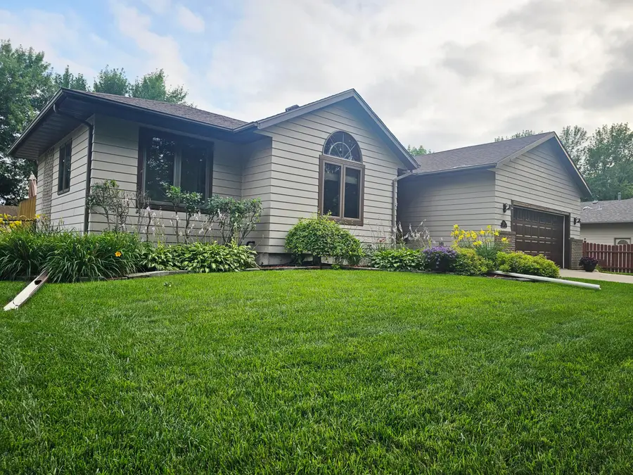 2510 Bobbie Drive, Aberdeen, SD 57401 - #3