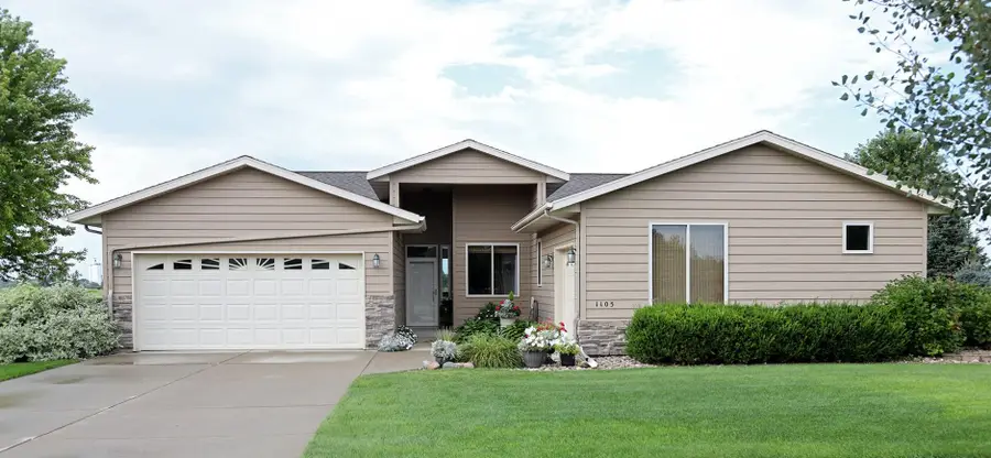 1105 Stewart Drive, Aberdeen, SD 57401 - #2