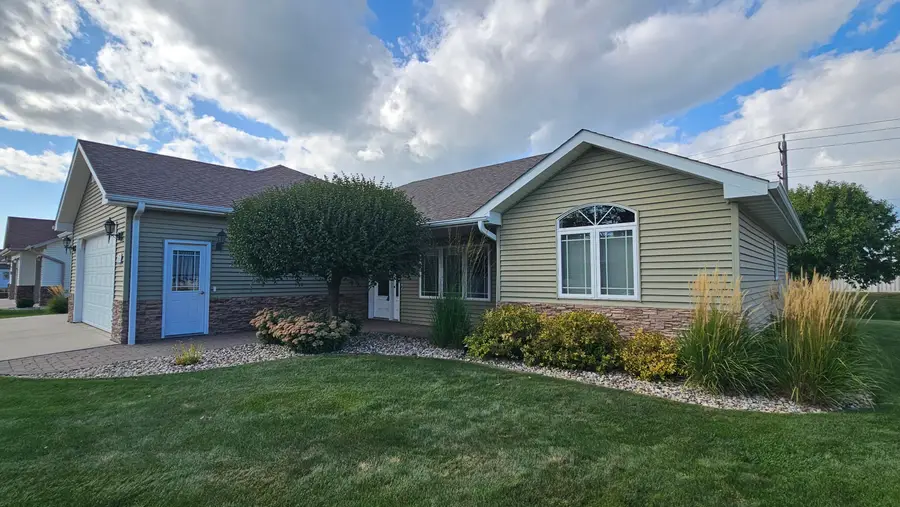 1220 Nicklaus Drive, Aberdeen, SD 57401 - #3