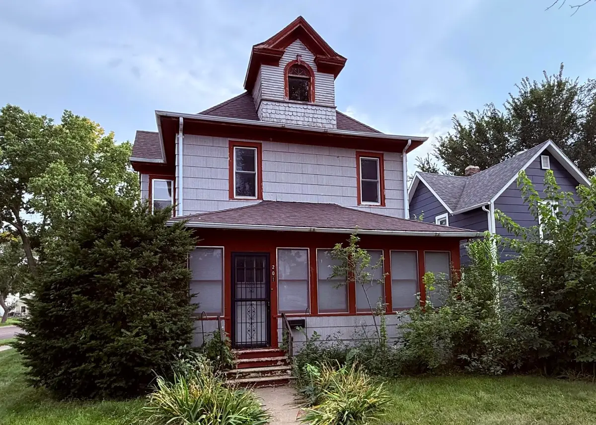 201 SW 8th Avenue, Aberdeen, SD 57401 - #1