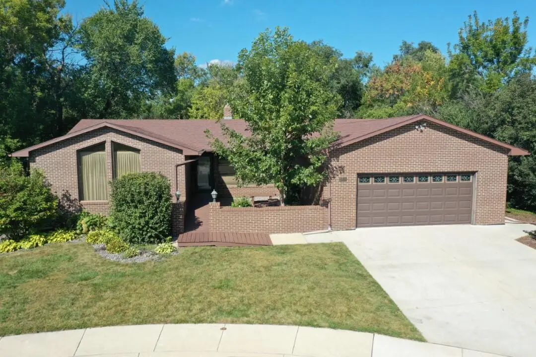 1706 S 8th Street, Aberdeen, SD 57401 - #1