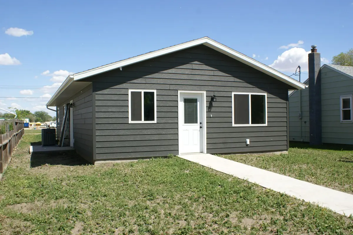 915 S 9th Street, Aberdeen, SD 57401 - #1