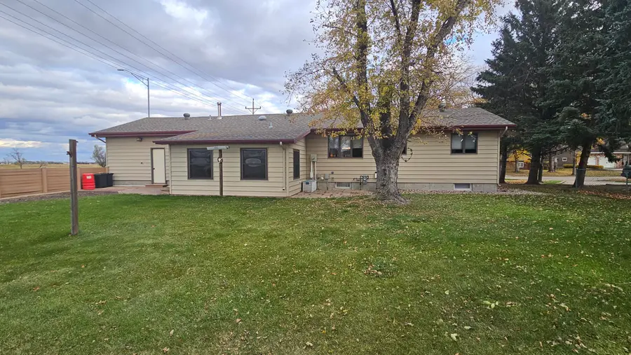 204 NE 21st Avenue, Aberdeen, SD 57401 - #3