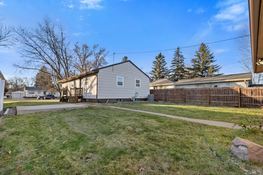 1320 N Penn Street, Aberdeen, SD 57401 - #3