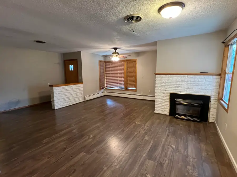 634 S Wells Street, Aberdeen, SD 57401 - #3