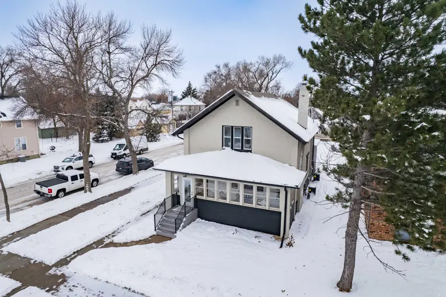 601 N 1st Street, Aberdeen, SD 57401 - #2