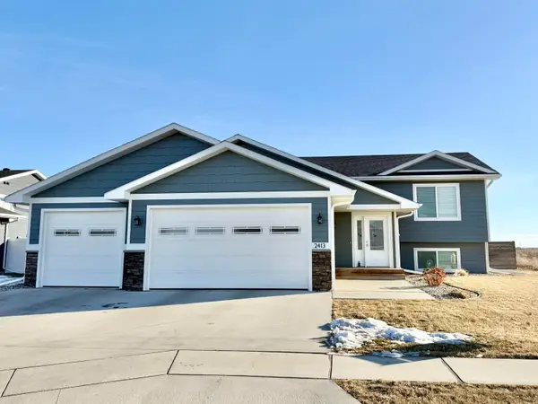 2413 S Lawson Street, Aberdeen, SD 57401