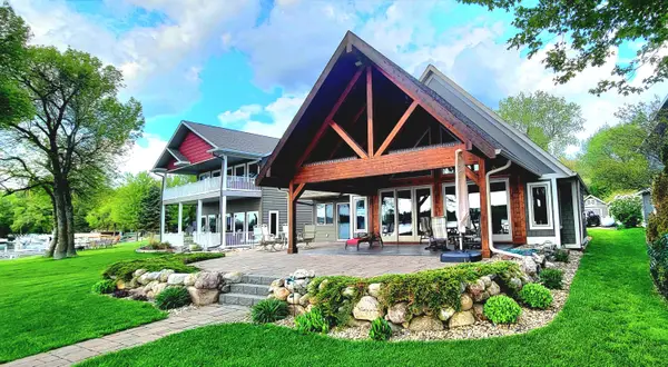 1427 N Lakeview Drive, Grenville, SD 57239