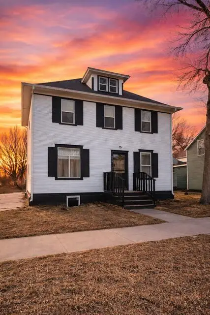 112 S Arch Street, Aberdeen, SD 57401 - #1